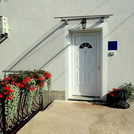 Apartment Sea Garden *